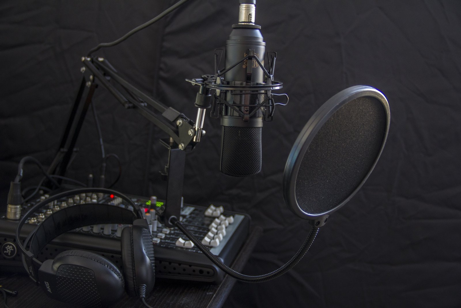Microphone Techniques Every Beginner Should Know