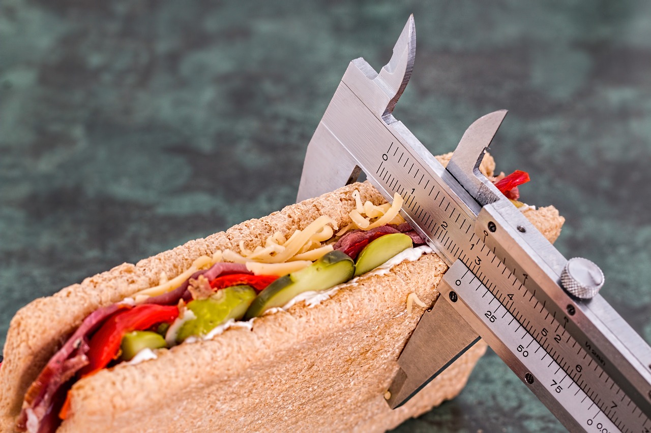 Healthy Snacking for Weight Loss: What to Eat & What to Avoid