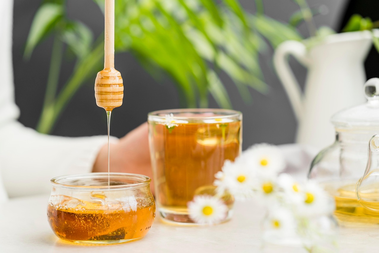 The Buzz Behind Raw Honey: Why It’s Better Than Processed