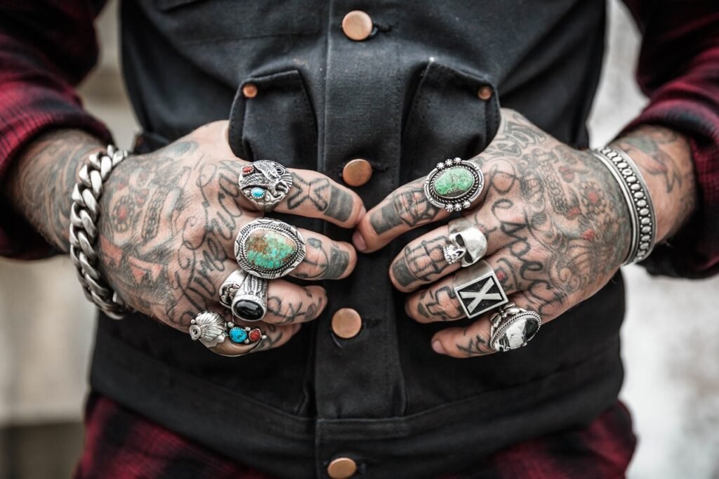 Street Style Looks That Never Go Out of Fashion