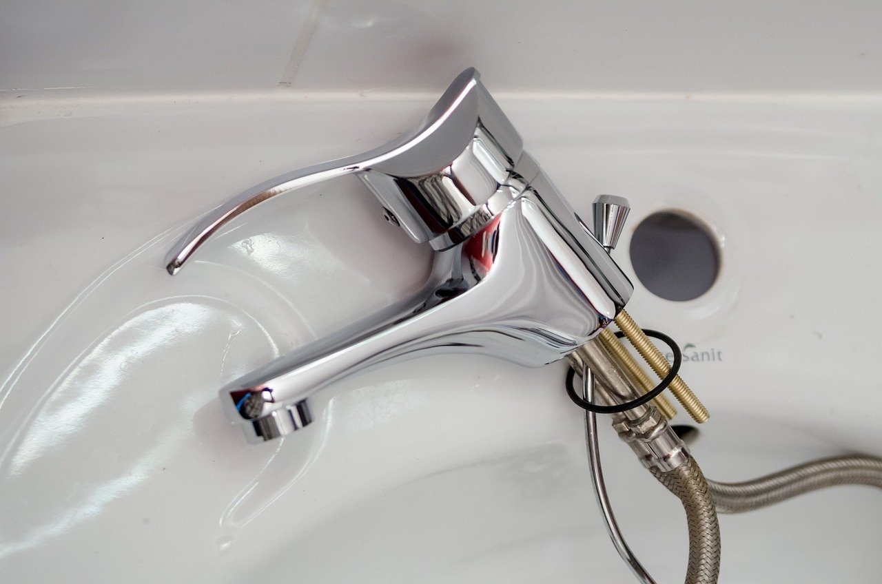 What to Do Before an Emergency Plumber Arrives
