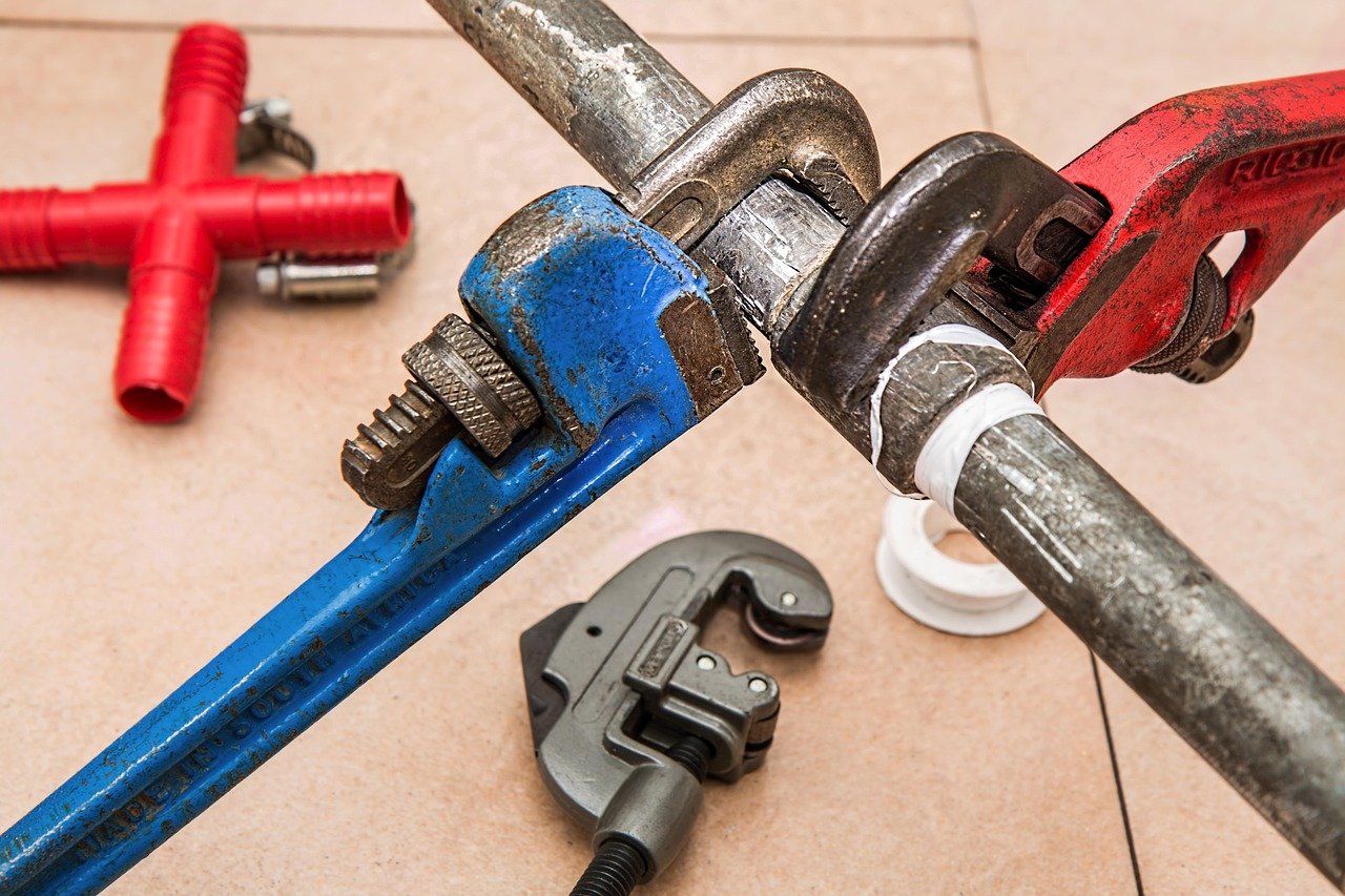 7 Signs Your Home May Have a Hidden Water Leak