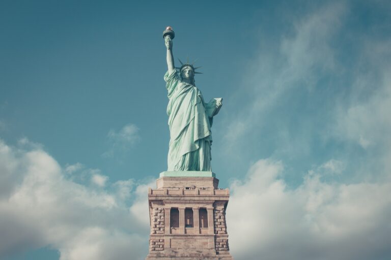 cloud-sky-new-york-monument-statue-statue-of-liberty-12015-pxhere-com