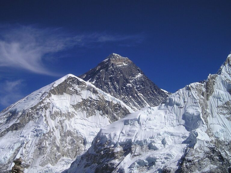 rock-mountain-snow-winter-mountain-range-high-1160853-pxhere-com